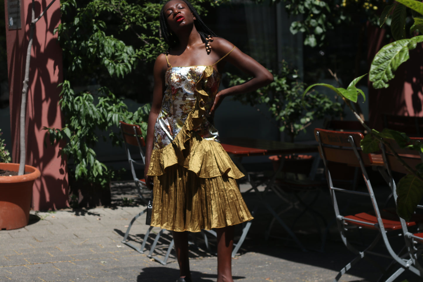 Vintage 1980s Metallic Gold Brocade Ruffle Party Dress Floral Prom Cocktail