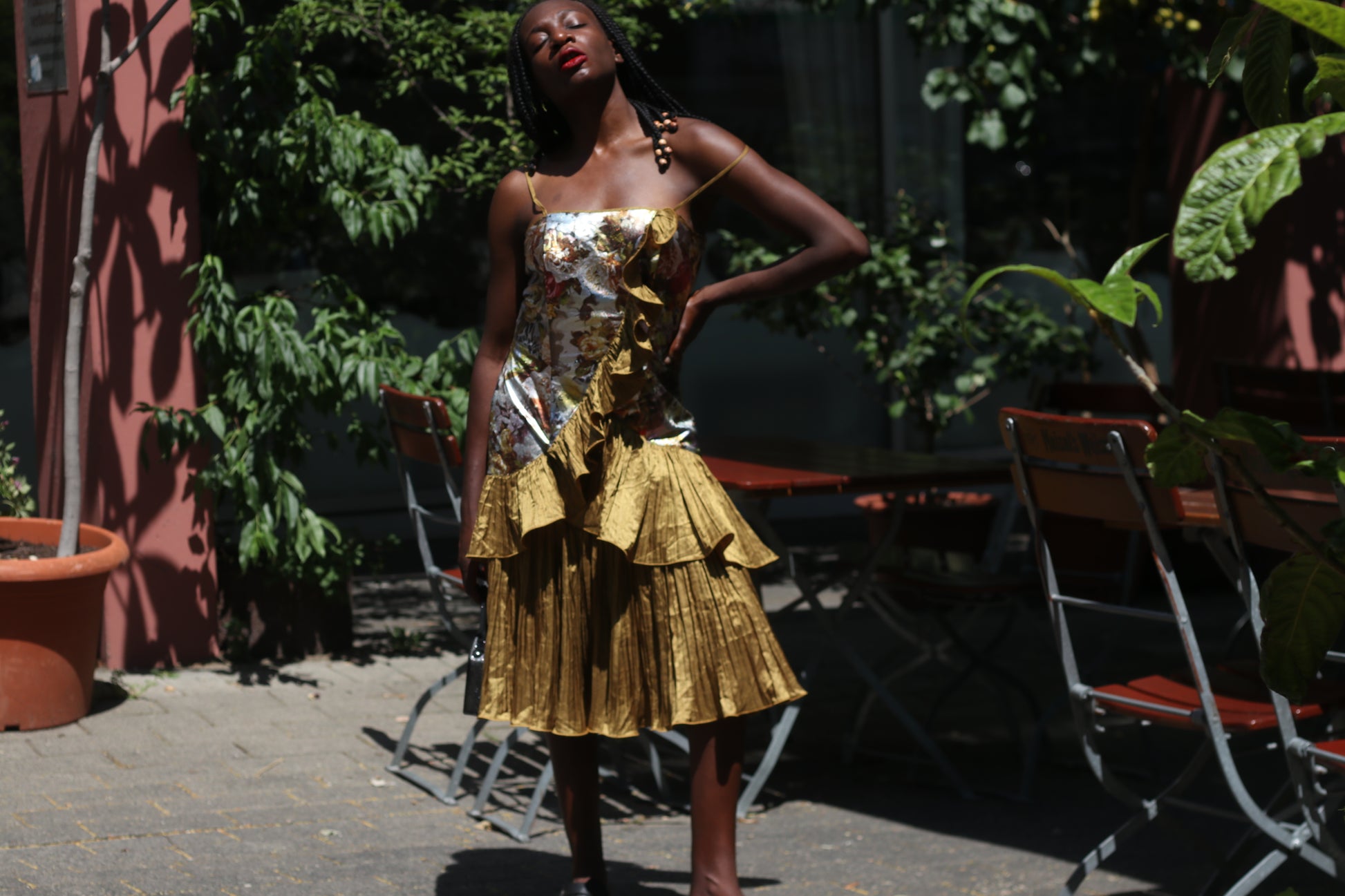 Vintage 1980s Metallic Gold Brocade Ruffle Party Dress Floral Prom Cocktail