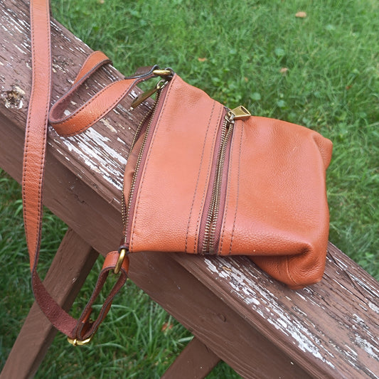 Fossil Vintage 90s Grained Leather Crossbody Bag in Brown