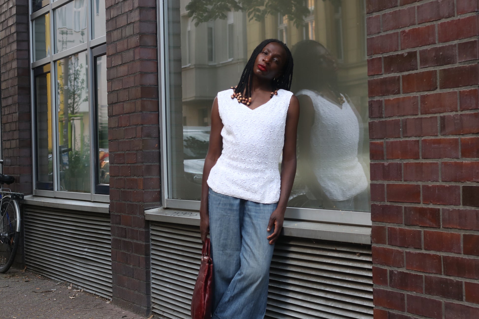 Vintage 1960s White Lace Sleeveless Top V Neck Blouse Wedding Boho Rockabilly M