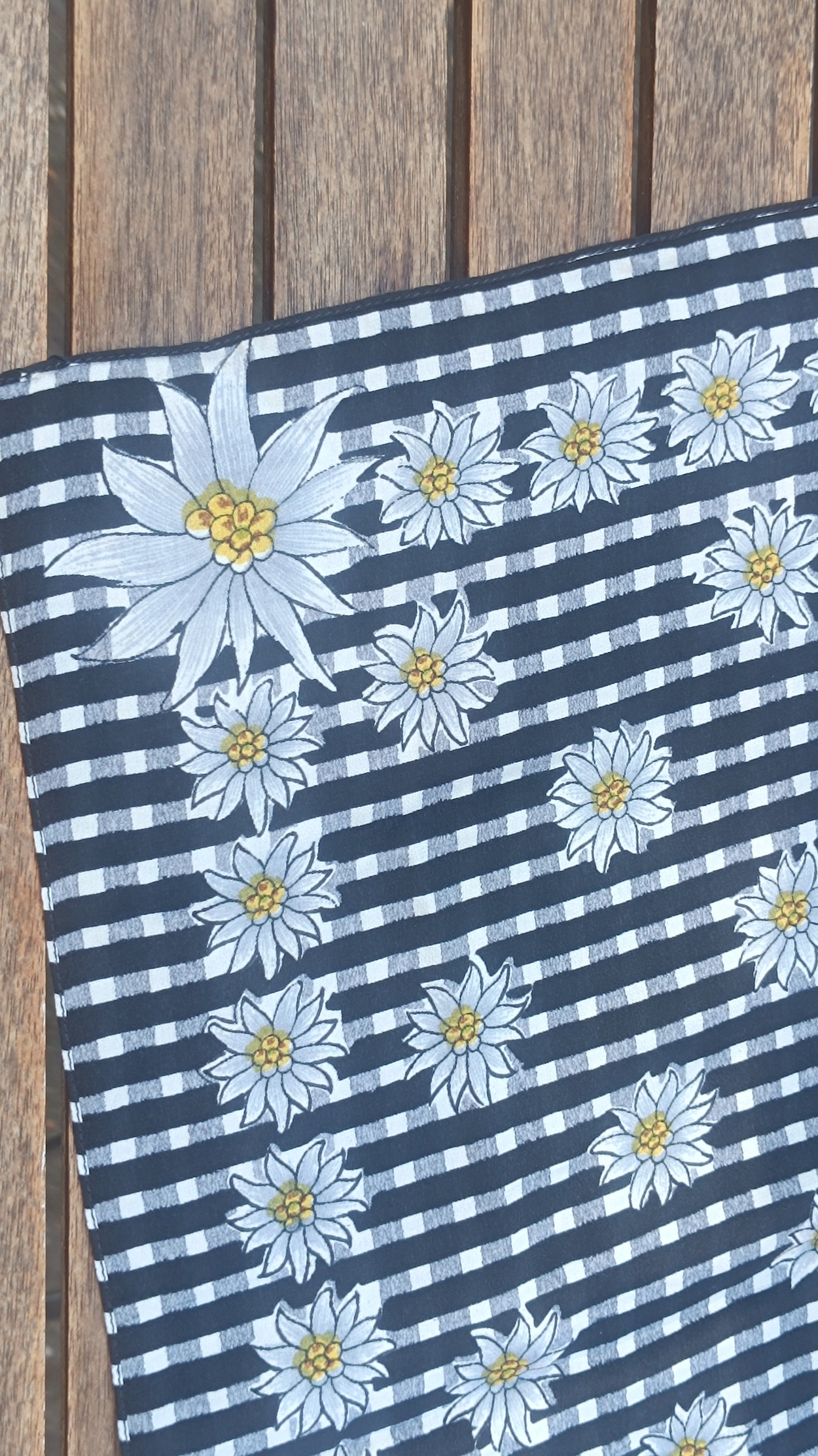 Vintage Silk Edelweiss Scarf - 90s Gingham Alpine Neck Handkerchief