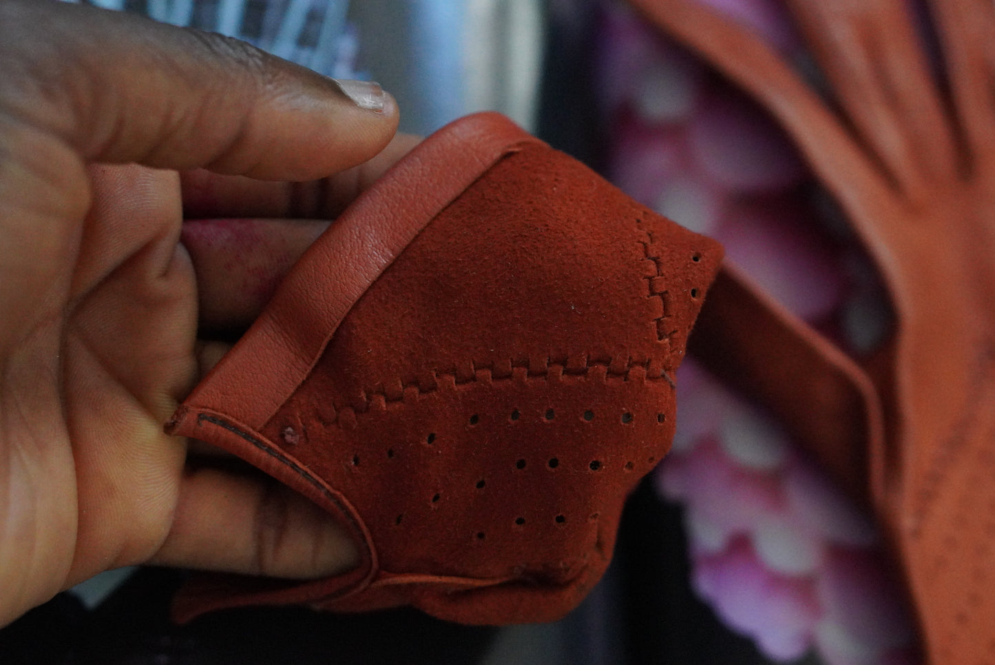 Vintage 70s Cognac Tan Leather Gloves | Perforated Chevron Driving Style