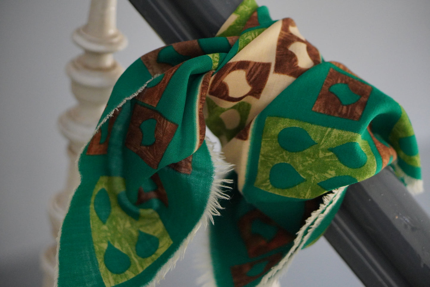 Vintage 1970s Geometric Scarf Green Abstract Pattern Fringed Lightweight Shawl