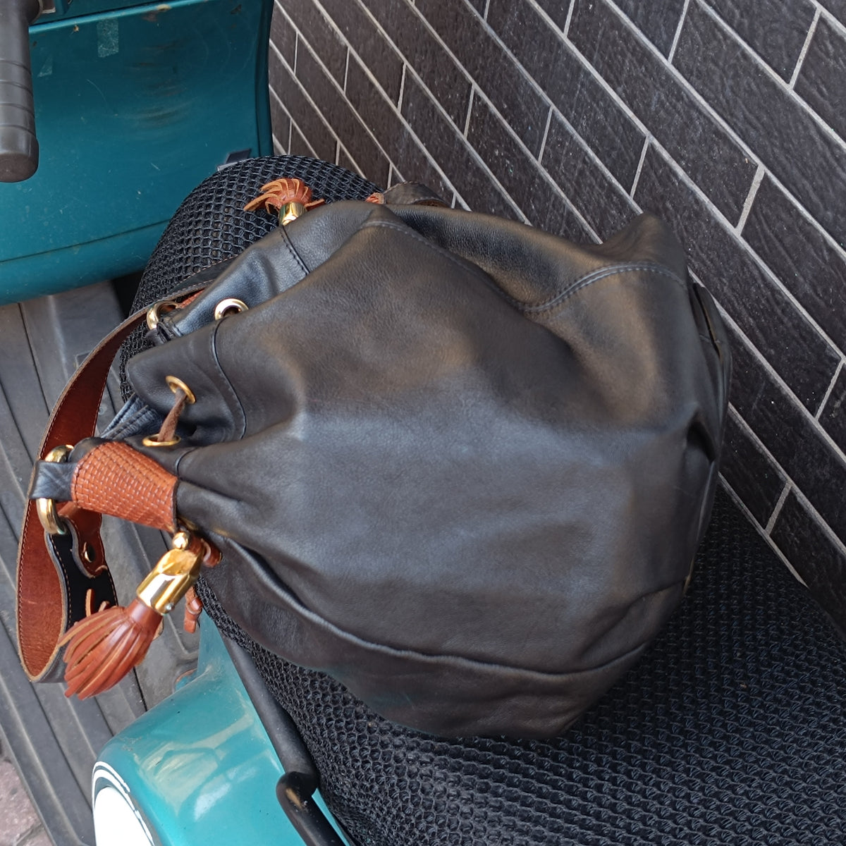 Laura Alessandrini Bag - Vintage 80s Black Leather Bucket Bag