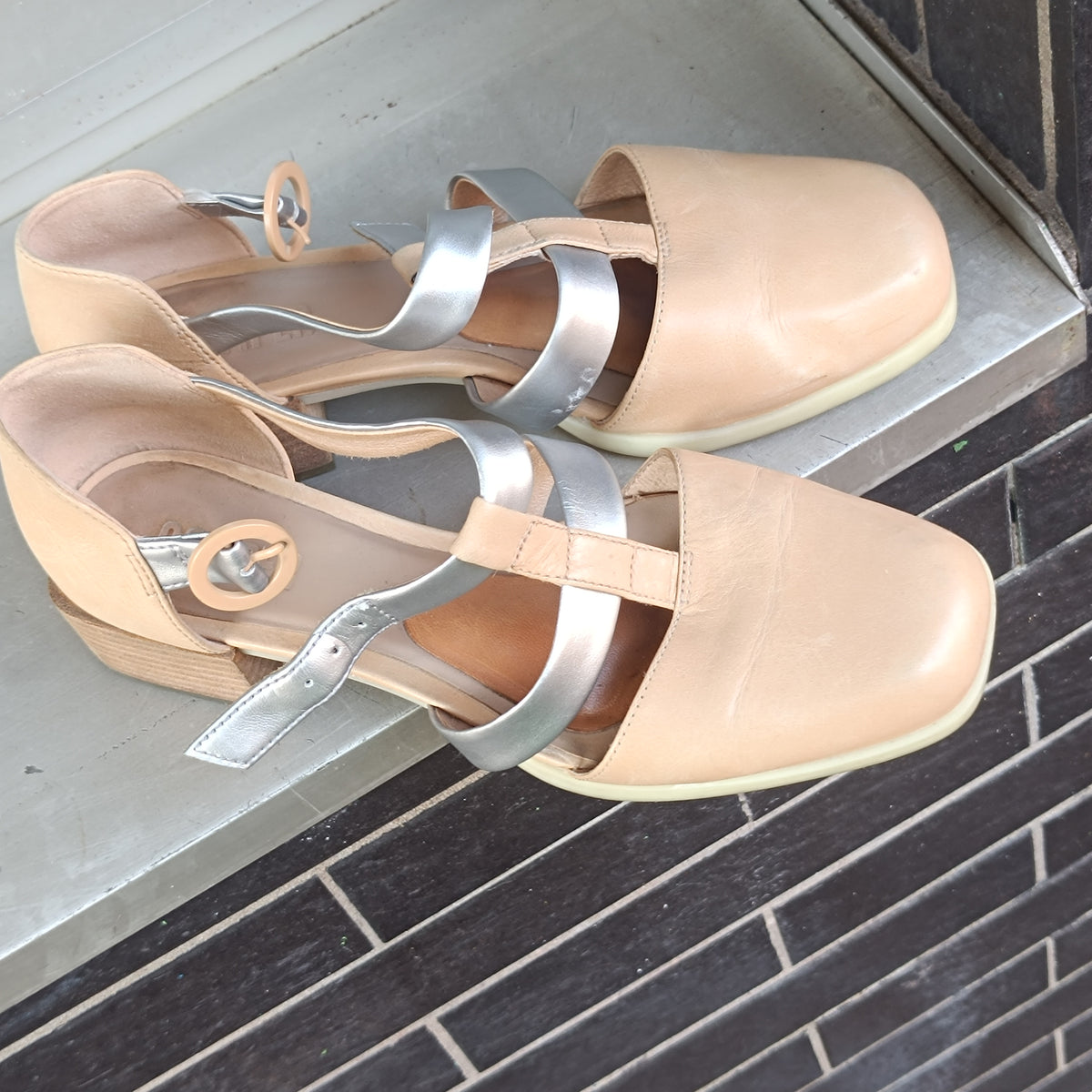 Vintage Camper Beige Silver Leather Strappy Sandals - Y2K Heels | EU 38