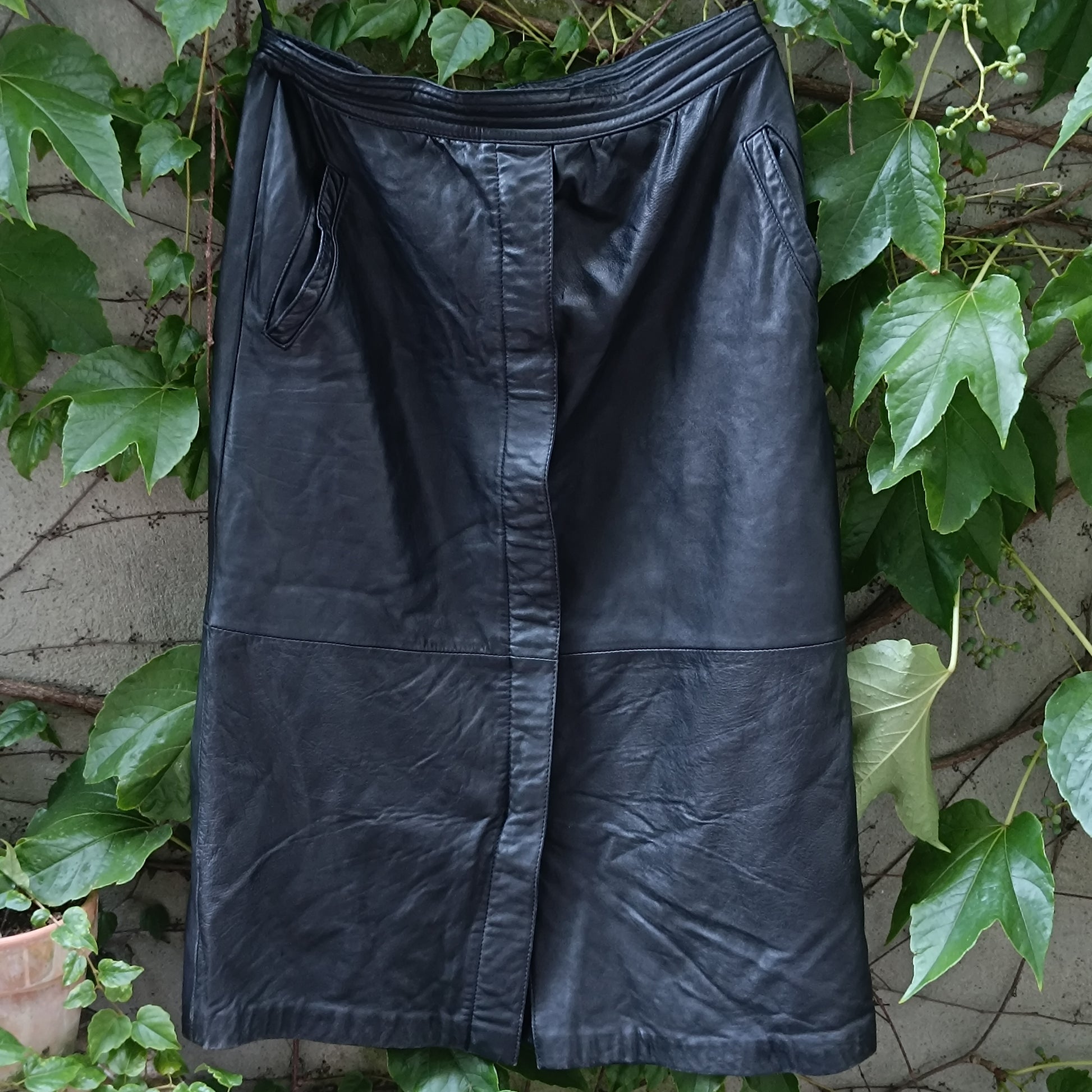 Black Leather Midi Skirt - Vintage 80s High Waist Pencil Skirt | M