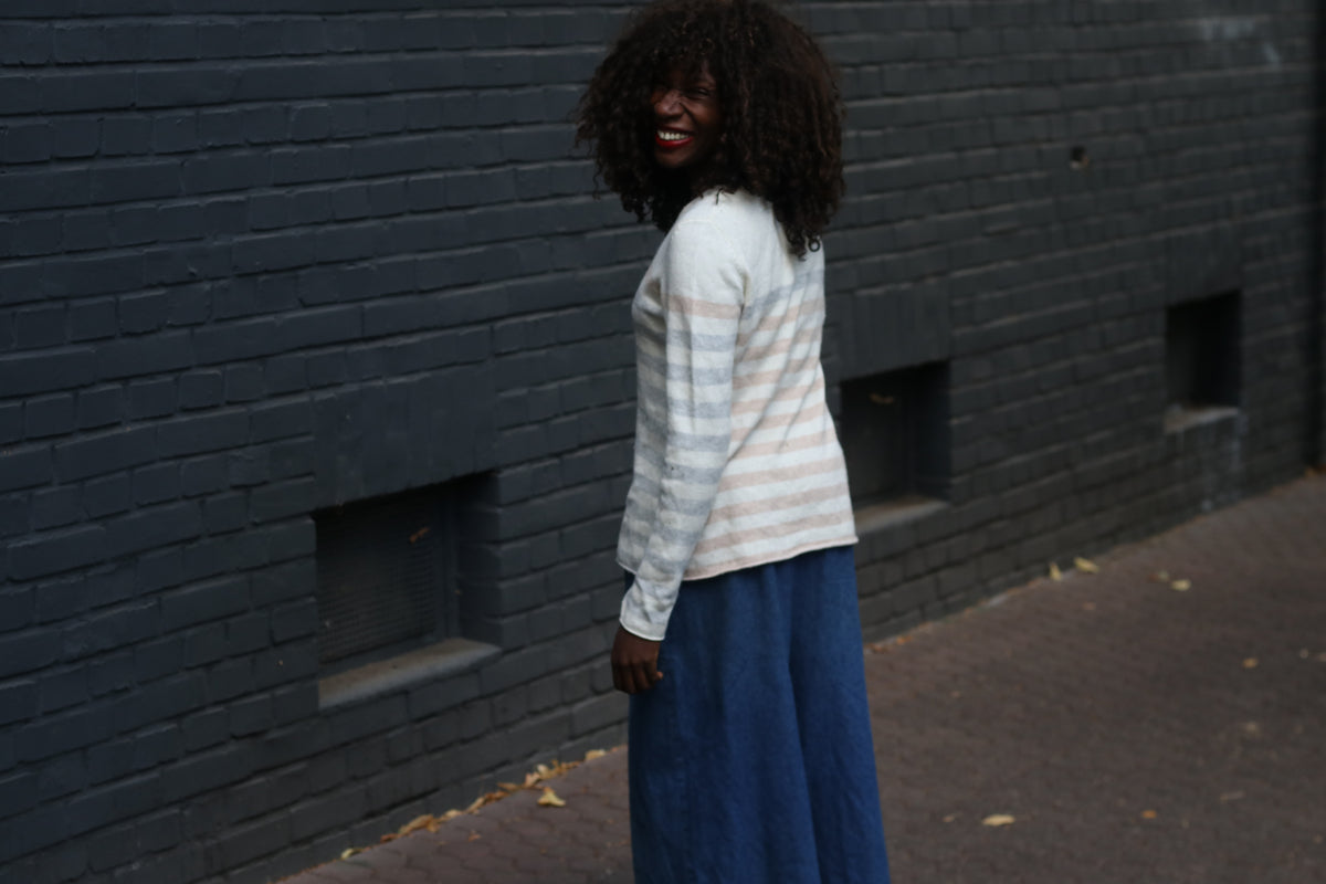 Striped Wool Blend Jumper | Vintage Y2K V-Neck Knit Sweater | M/L