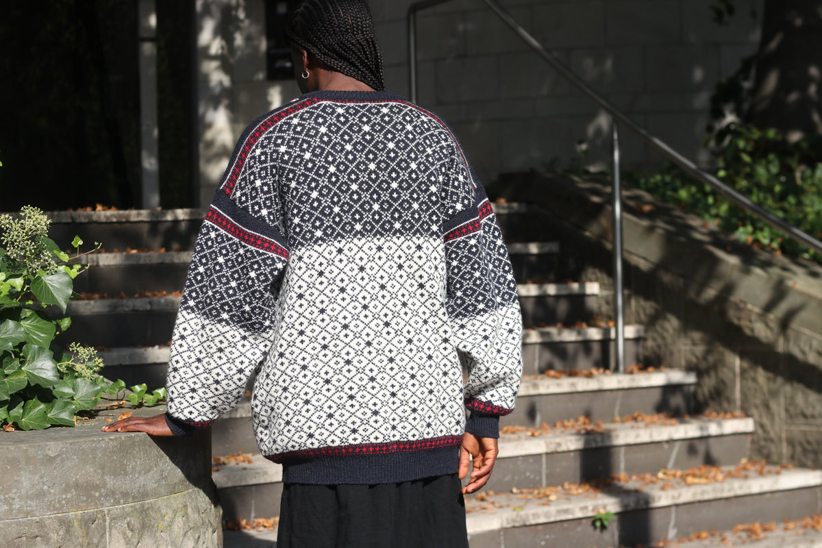 Nordic Knit Sweater | Vintage 90s Wool Blend Jumper | Blue White M