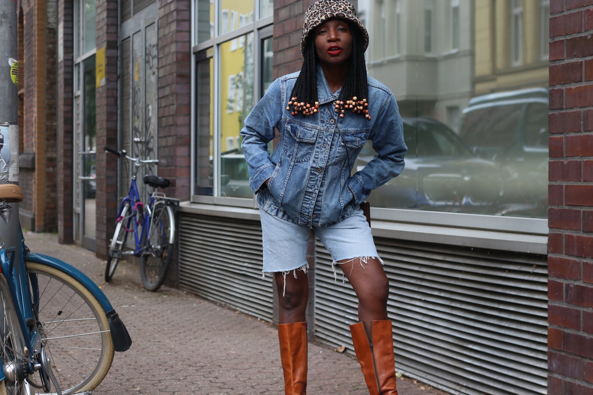 Vintage 1990s Denim Jacket Classic Light Wash Jean Trucker Jacket Retro Coat S M