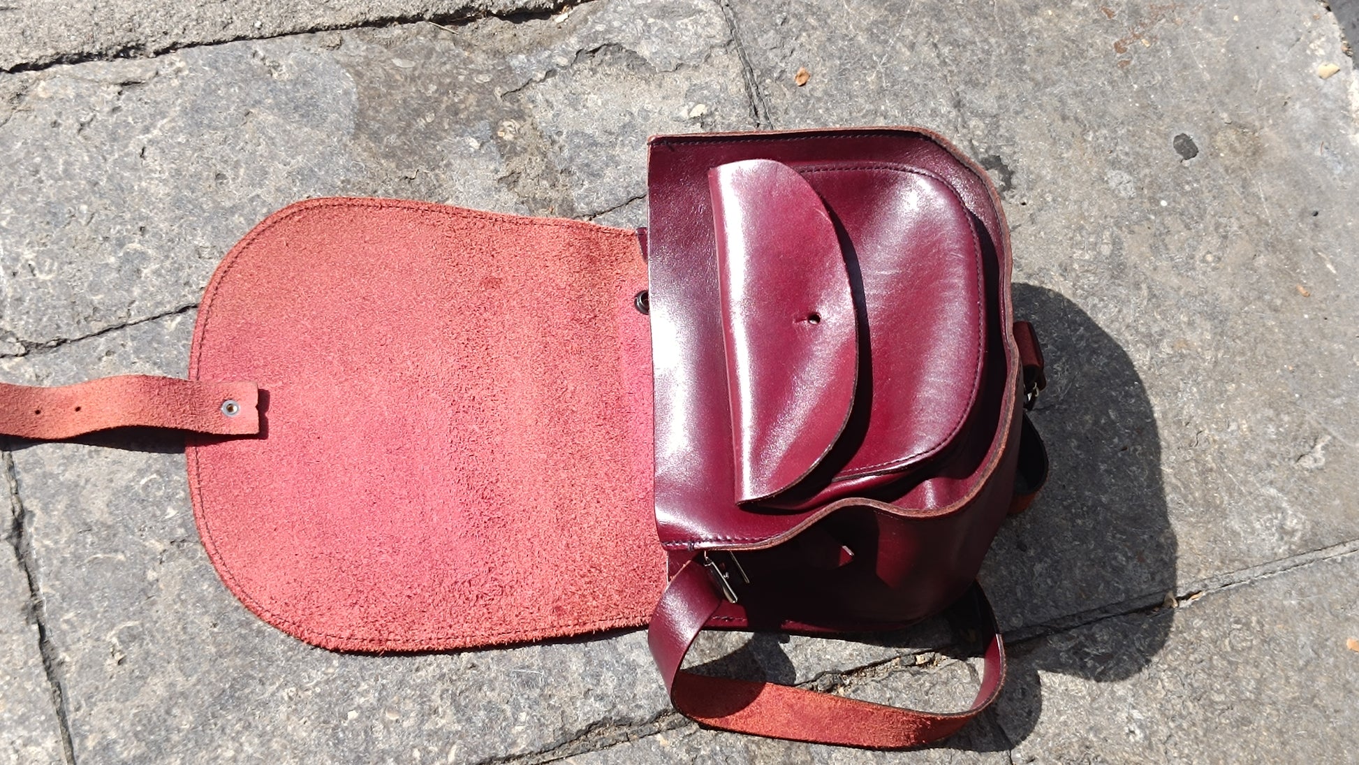 Vintage Red Leather Crossbody Bag - 70s Saddle Shoulder Purse