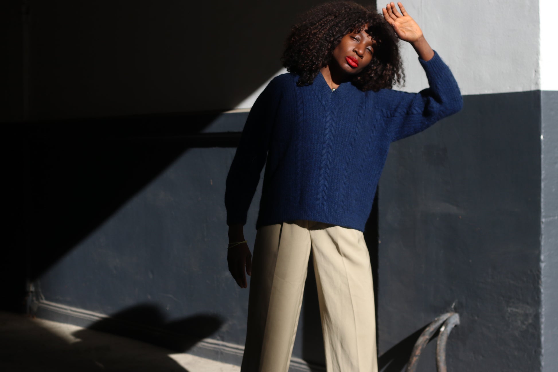 Cable Knit Sweater | Vintage 90s V Neck Jumper | Dark Navy Blue (M)