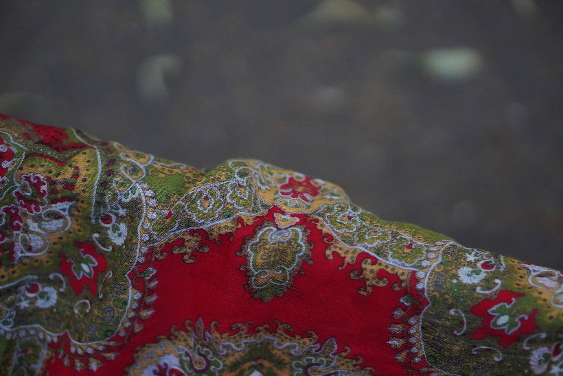 Vintage 1970s Paisley Wool Scarf Red Green Folk Medallion Fringed Shawl Babushka