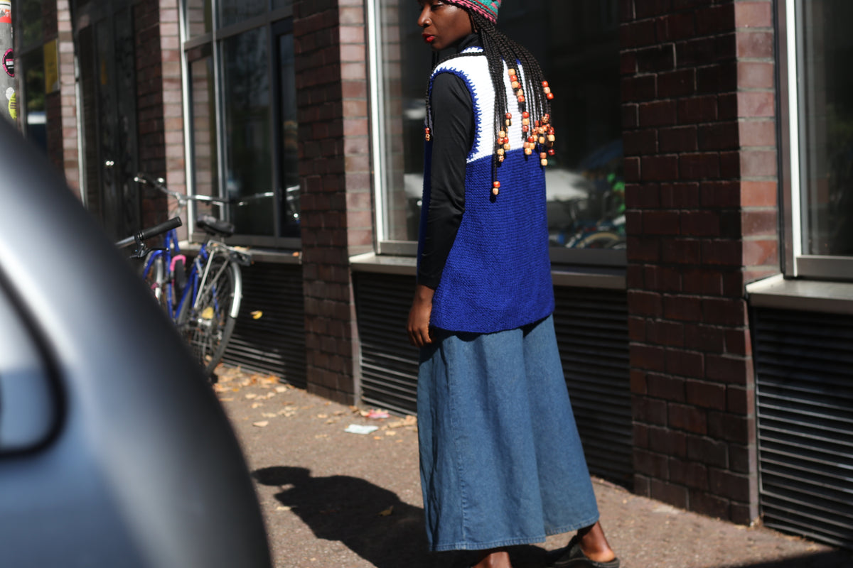 Knit Vest | Vintage 70s Blue White Knit Top | Fits M/L
