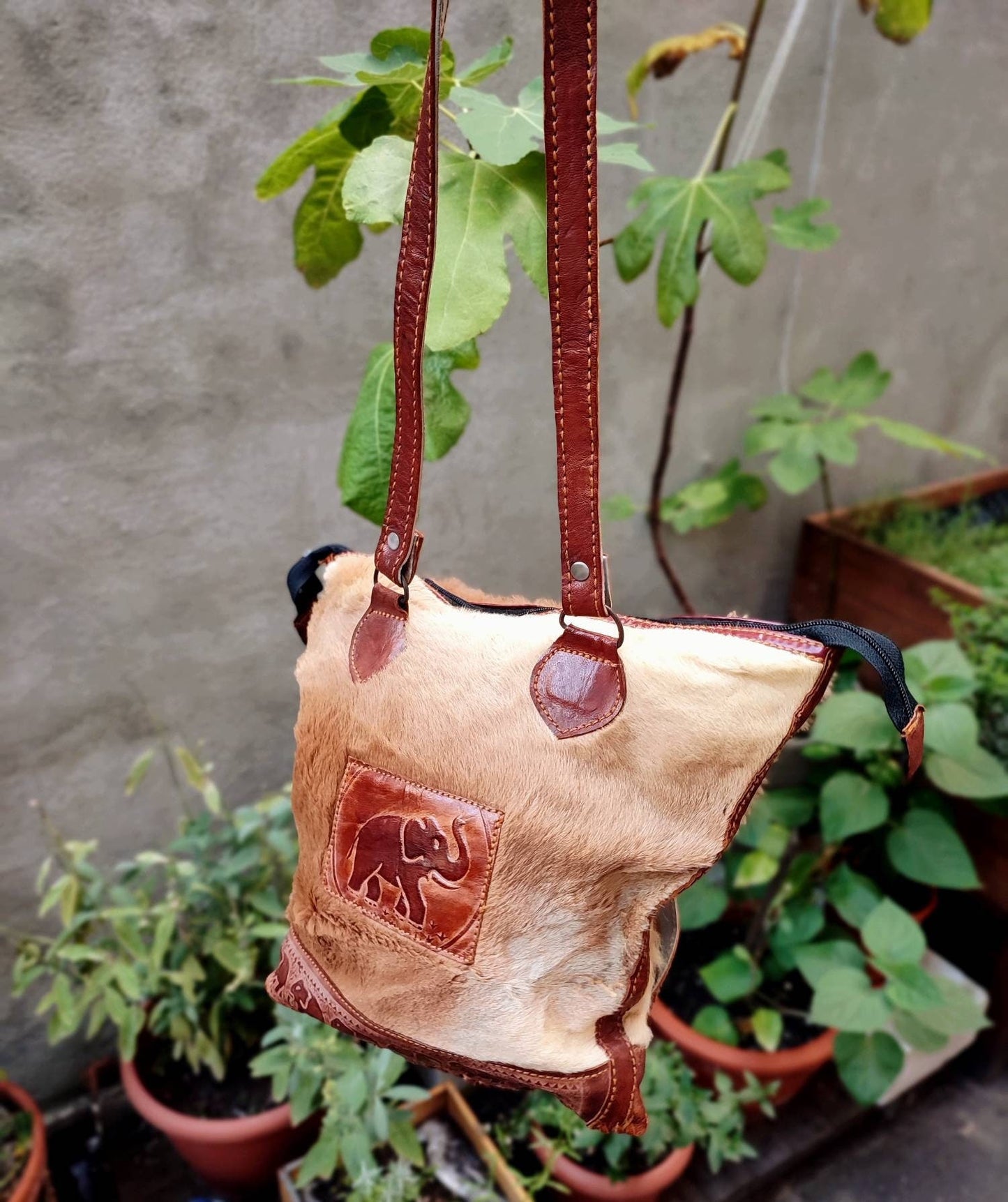 80s Leather Bag with Elephant Print| Vintage Statement Fuzzy Shoulderbag in brown