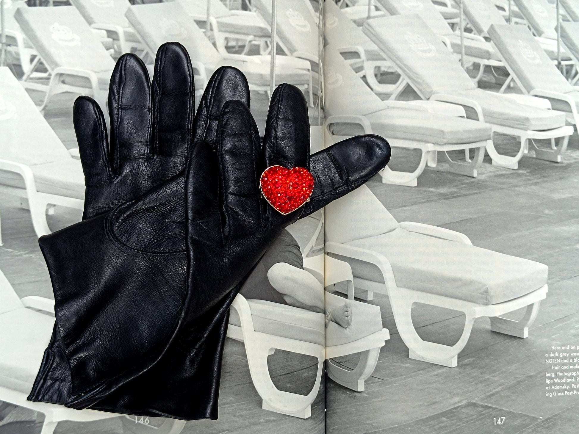 Vintage Leather Gloves in Black | 90s minimalist Classic Leather Gloves with details