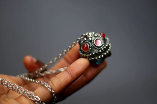 70s Silver-toned necklace with colored stones| Vintage Bohemian gothic-inspired necklace
