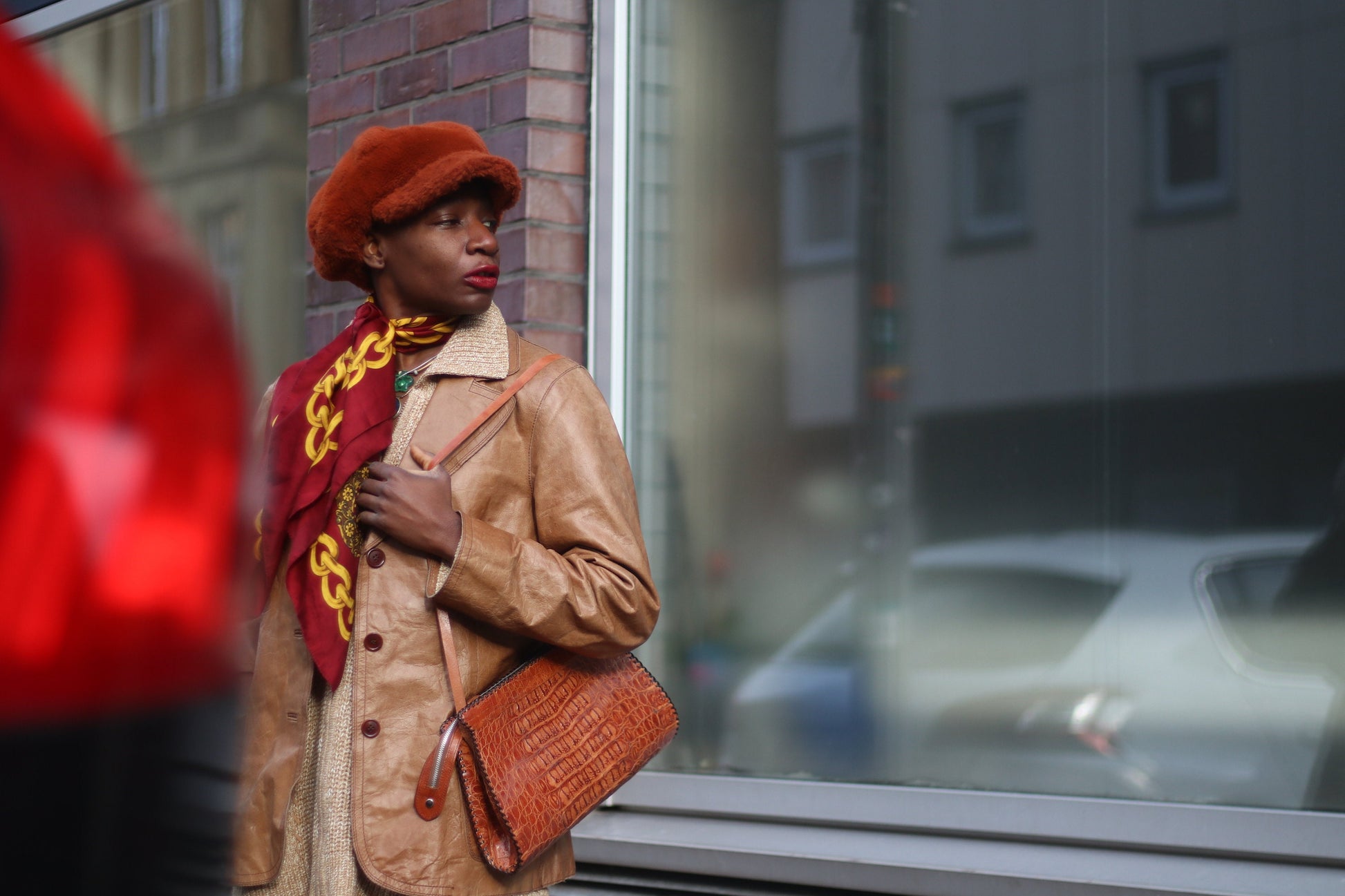 70s brown handbag | Vintage faux exotic skin shoulder bag and clutch| Minimalist chic capsule wardrobe bag