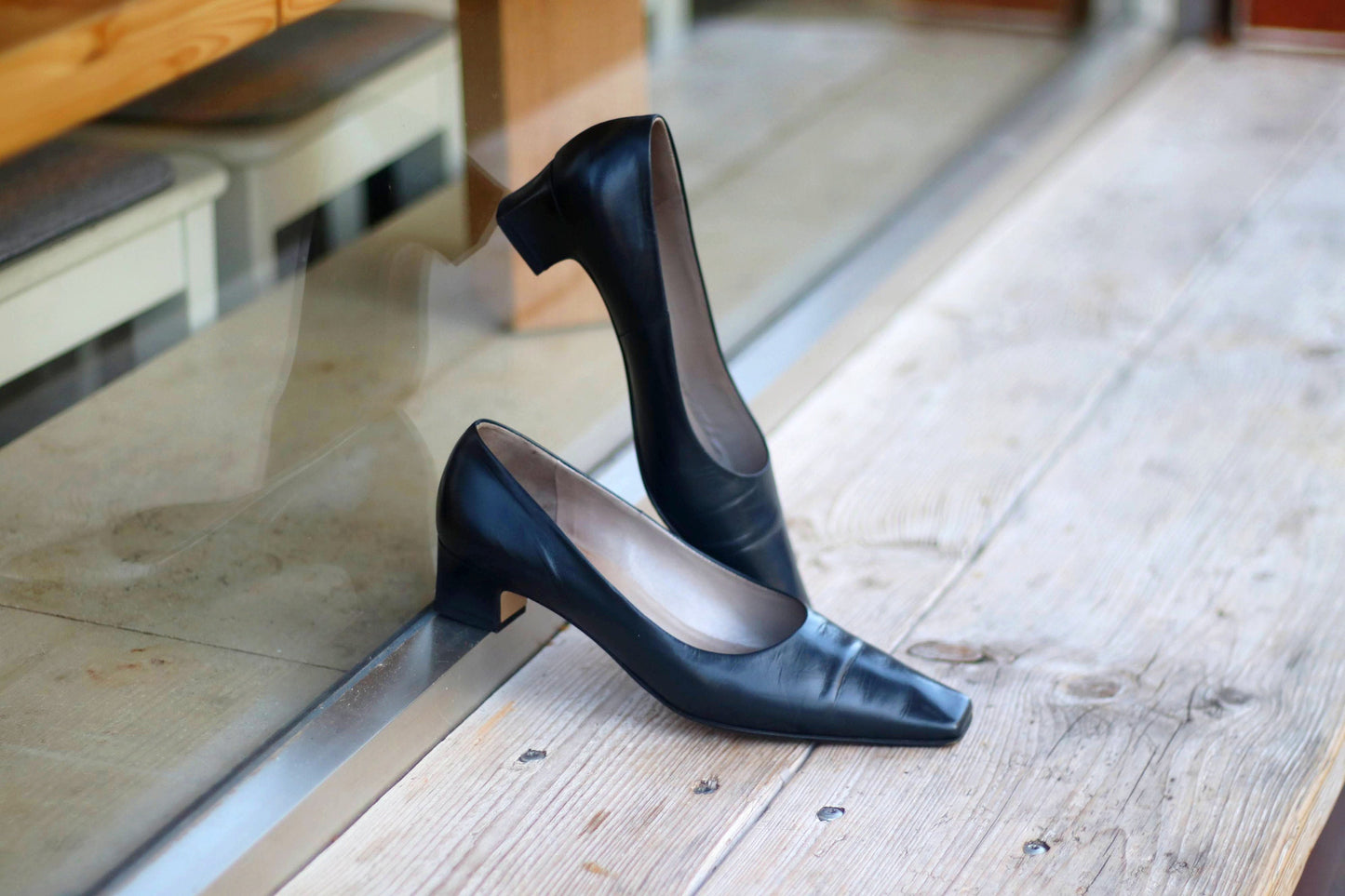 90s Peter Kaiser Leather Heels| Vintage Black Pointed Toe Shoes| Classic and Elegant pumps