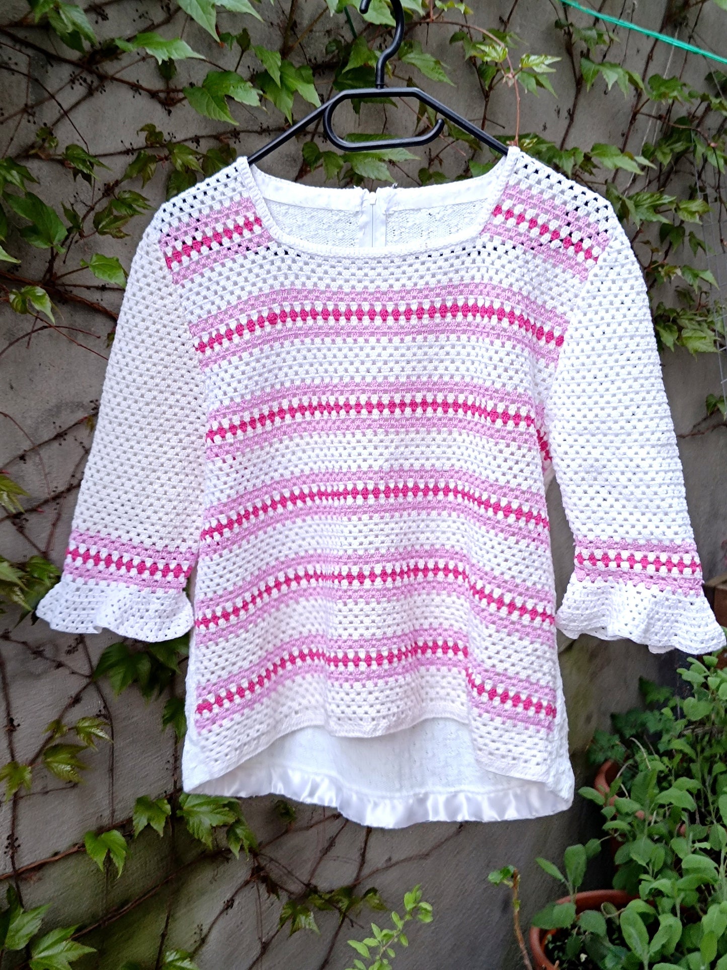 1970s Handmade Knit Top Vintage Boho White Pink Crochet Blouse Cottagecore