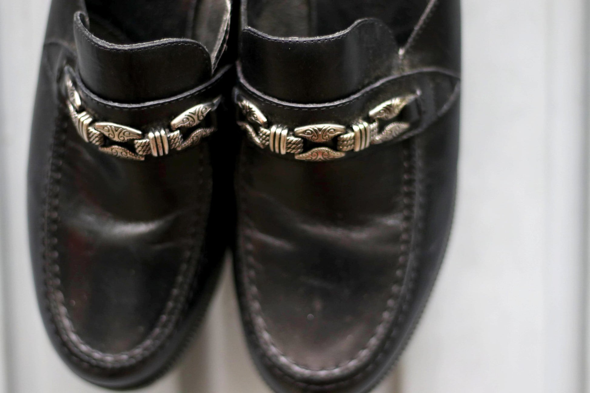 90s Leather Mules in Black| Vintage Apostrophe Black Clogs | Women's Minimalist Chic Purist Flats Size 9 M