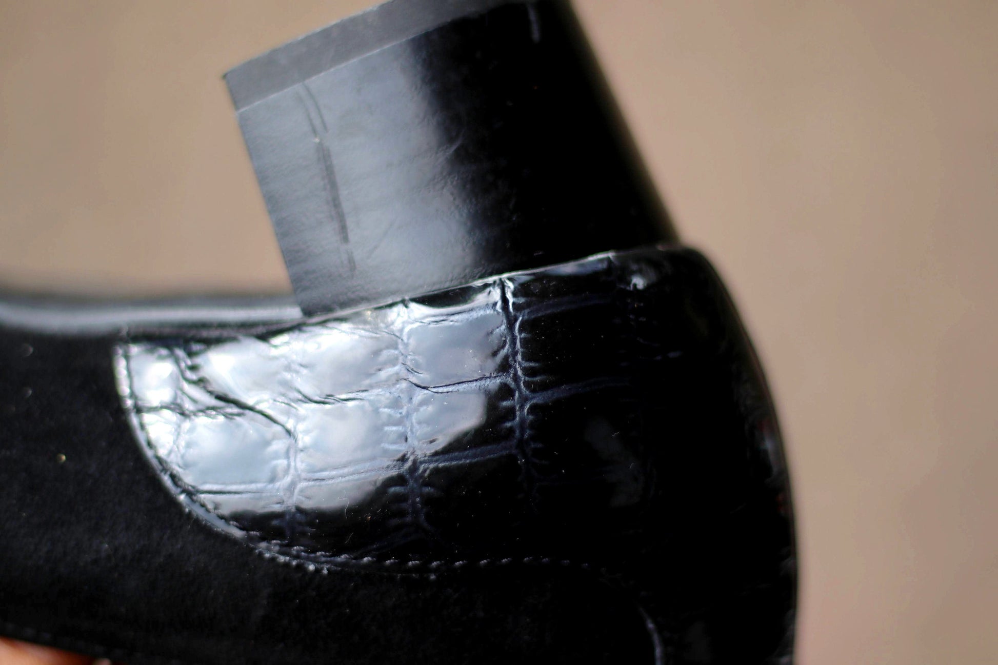 90s Leather Pumps| Black Minimalist Chic Black Heels| Vintage Ara Feminine Heels with Silver Details| Size 3.5 UK