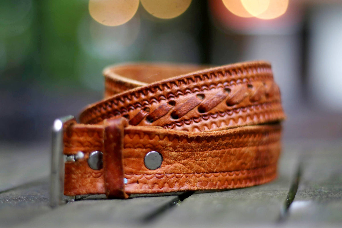 70s Brown Leather Belt | Vintage Womens Bohemian Chic Belt  display picture 2