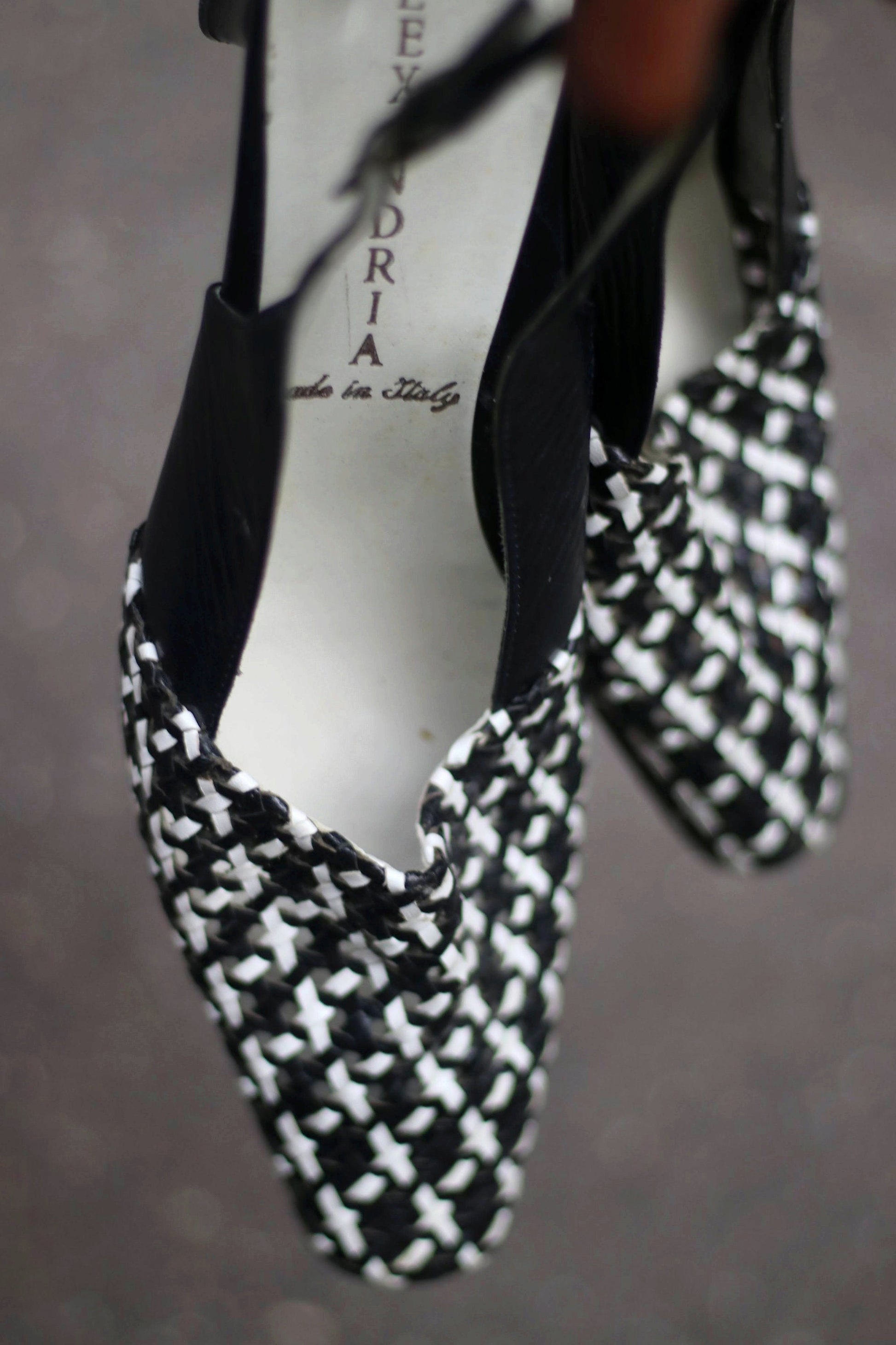 Vintage Leather Slingbacks| Minimalist Black and White Pumps| 90s Alexandria Italian Monochrome Chic Woven Pointed Toe Sandals UK5