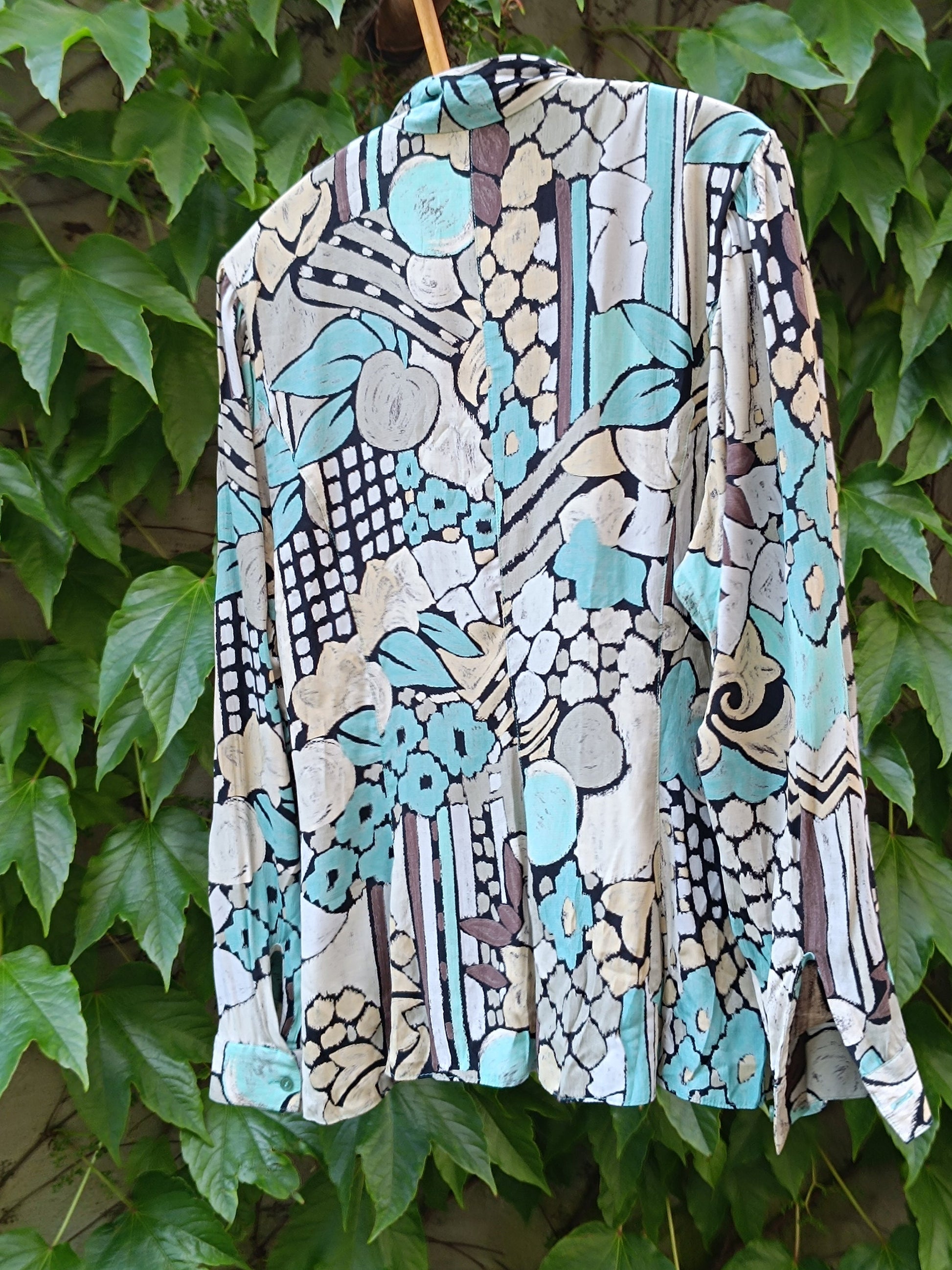 90s Vintage Floral Viscose Blouse: Blue & White Print