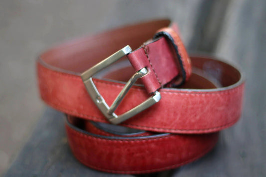 Vintage Red Leather Belt| Women's 70s Minimalist Belt| Classic Purist Leather Accessory