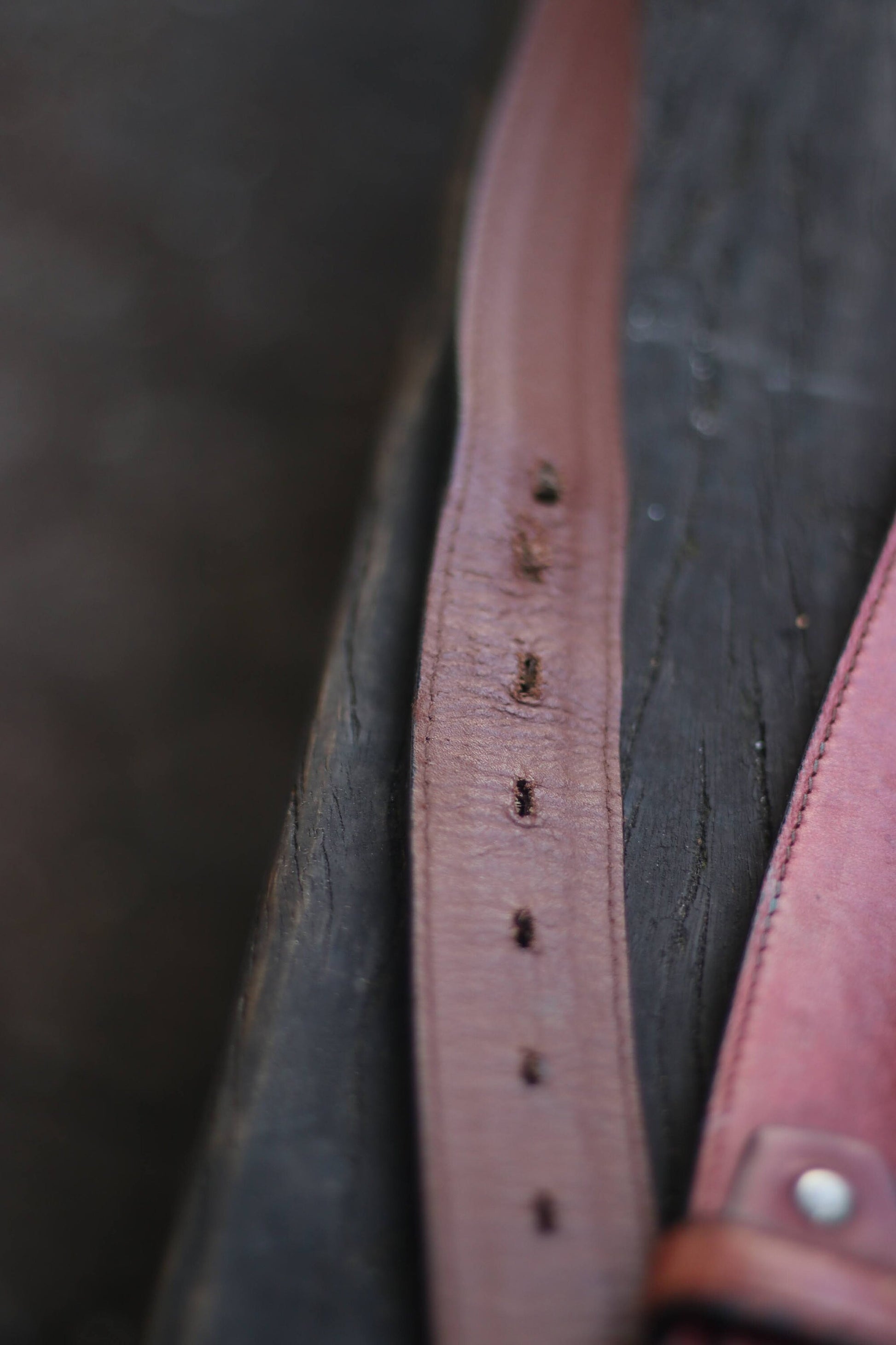 Vintage Red Leather Belt| Women's 70s Minimalist Belt| Classic Purist Leather Accessory