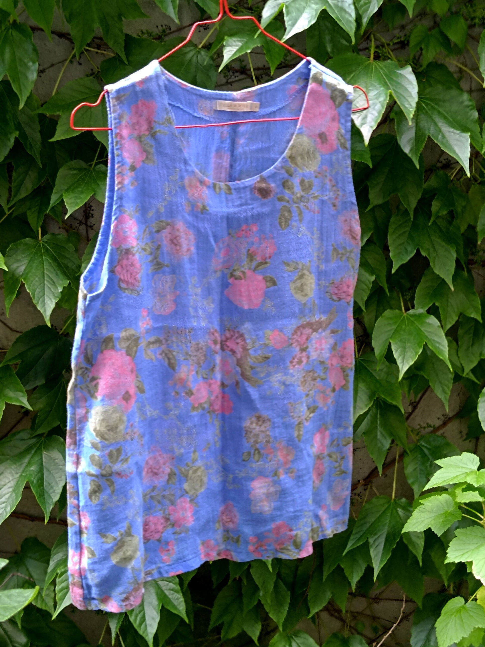 90s Linen Blouse| Vintage Stella Martini Sleeveless Shirt| Minimalist Lightweight Blue Summer Shirt| Floral Print Shirt