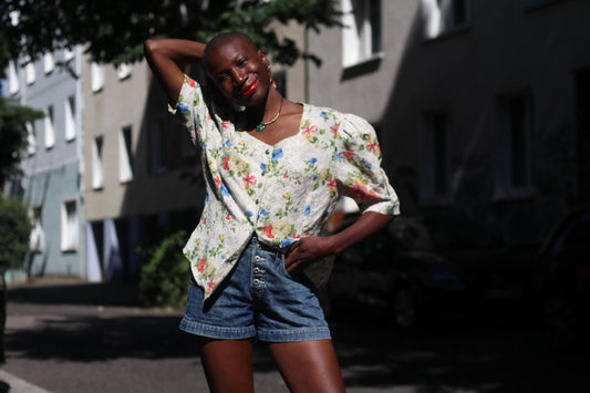 80s Bavarian Blouse | Vintage Floral Print Summer Blouse| Short Sleeved Drindl-inspired Summer Shirt