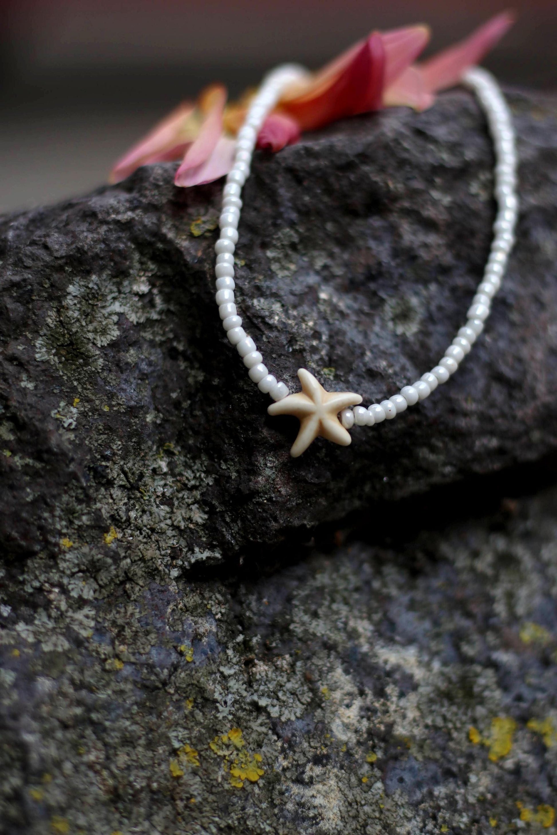 Vintage Beaded Necklace| Women's Handmade Minimalist White Beaded Necklace