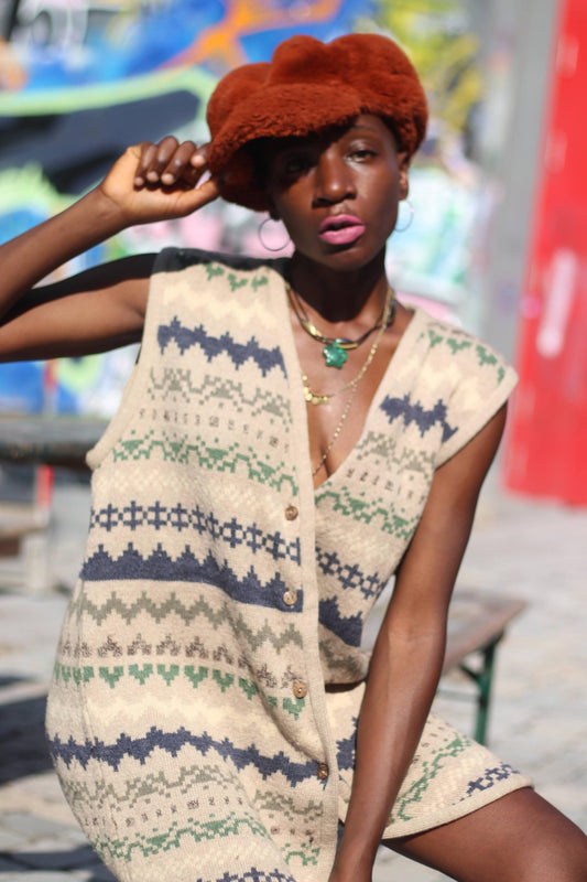 90s Oversized Vest| Minimalist Sleeveless Knit | Vintage Sleeveless Cardigan|