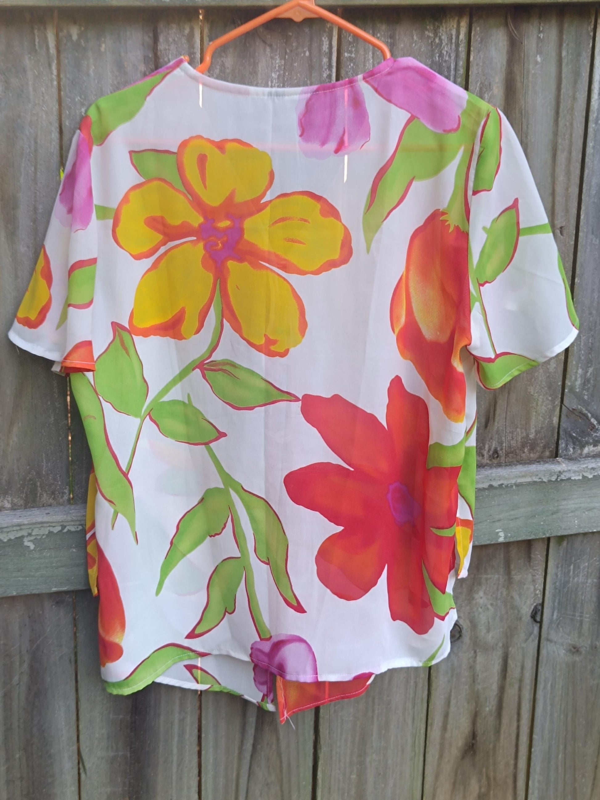 80 Floral Print Blouse| Vintage White and Red Short Sleeved Blouse| Women's Maximalist Crazy Print Shirt