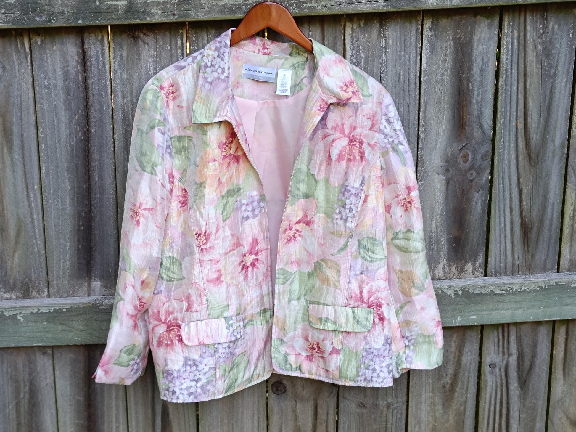 Alfred Dunner Floral Blazer| 80s Pink Opulent Blazer| Vintage Feminine Fashion and Fables Alfred Dunner Floral Blazer| 80s Pink Opulent Blazer| Vintage Feminine Fashion and Fables