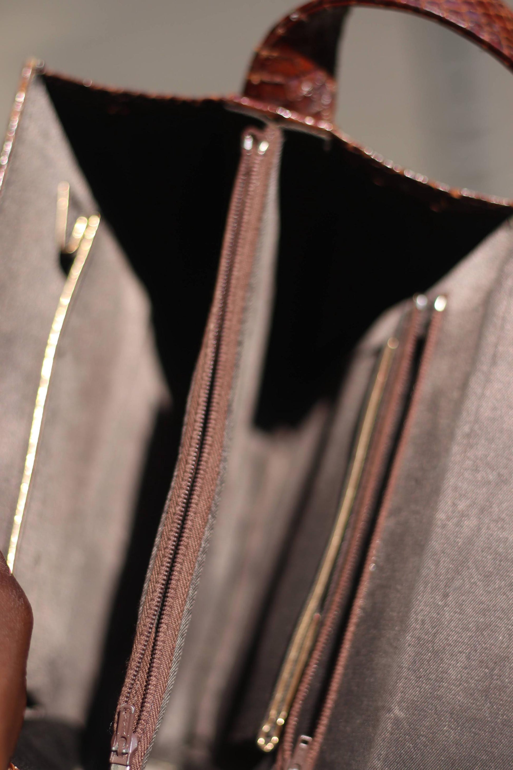 Faux Snakeskin Leather handbag| Vintage Brown Compact Shoulder bag | 70s Mini Leo Print Bag
