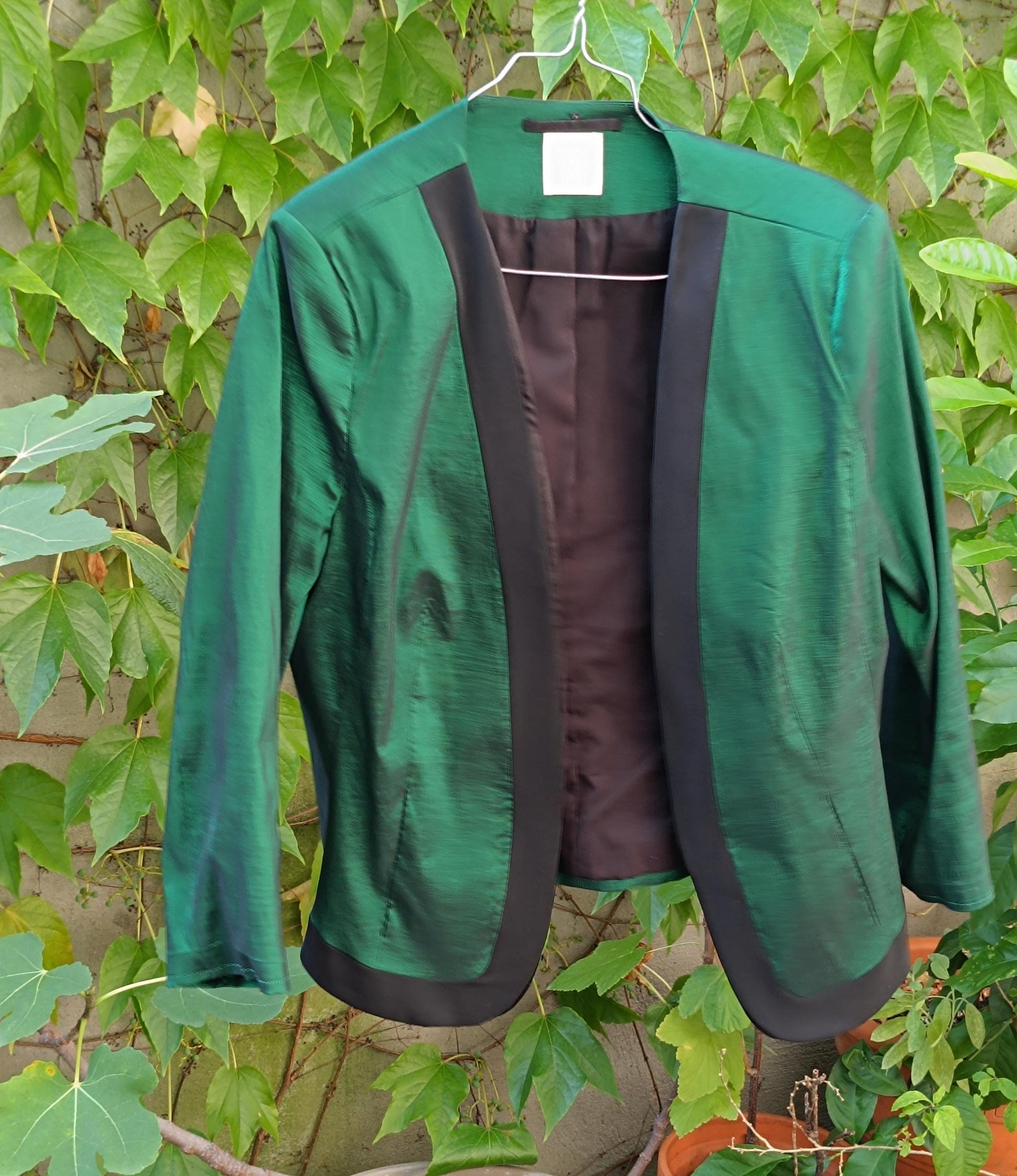 Alba Mode Green Jacket| Vintage Tuxedo inspired blazer with black lapels| Evening Shimmery Jacket