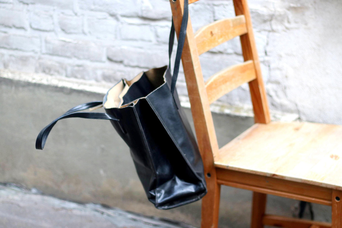 Genuine Leather Bag | 90s Black Shoulder Bag| Vintage Women's Minimalism Chic Hand bag|