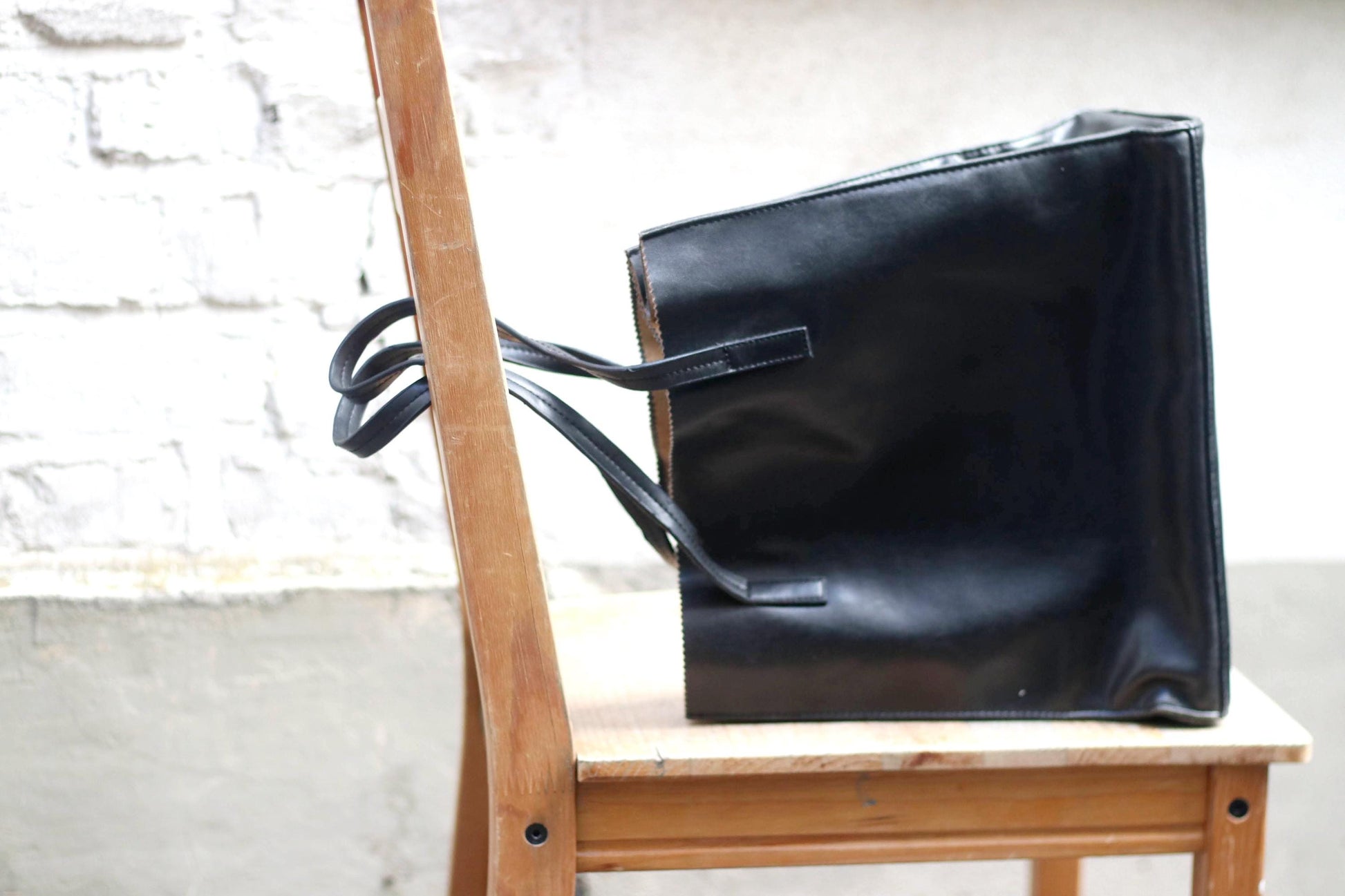 Genuine Leather Bag | 90s Black Shoulder Bag| Vintage Women's Minimalism Chic Hand bag|