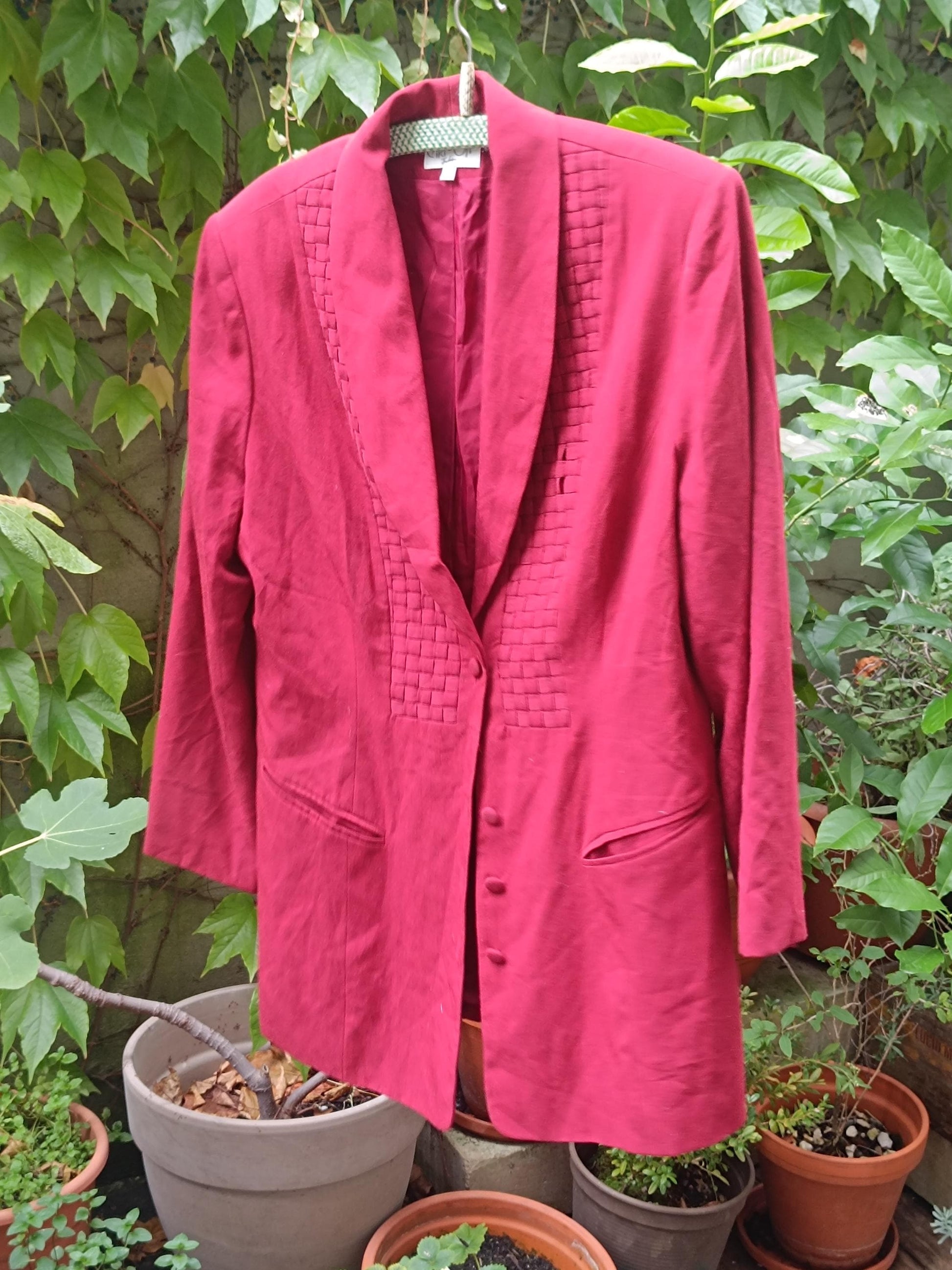 80s Red Blazer| Vintage Women's Blazer with Pleated Details| Minimalist Chic Long Sleeved Blazer