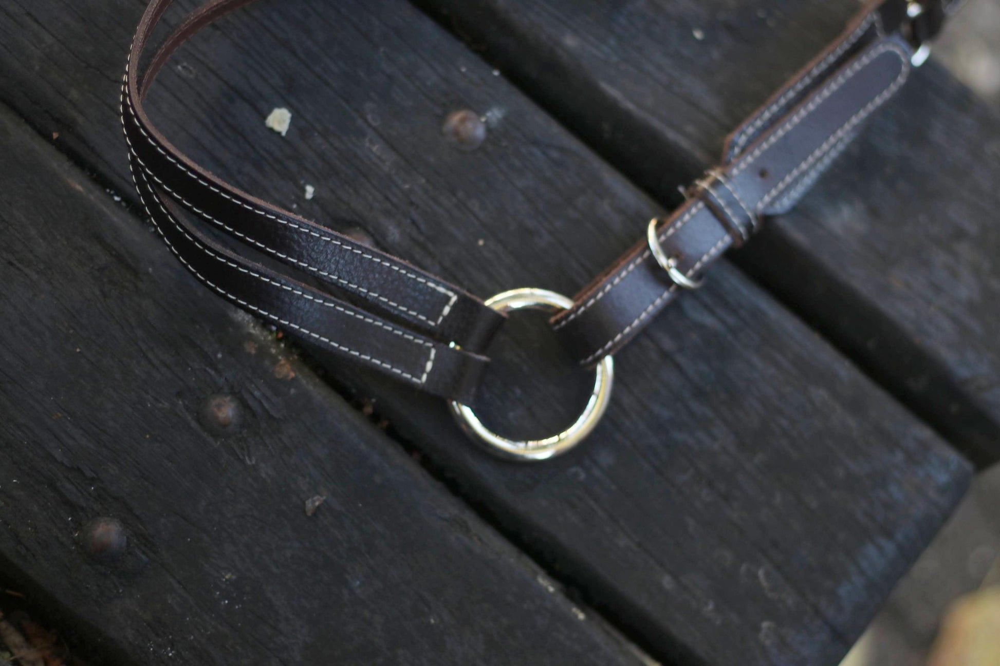 y2k Round-Buckle Belt| Minimalist Vintage Brown Leather Belt with Statement Silver-Toned buckle|