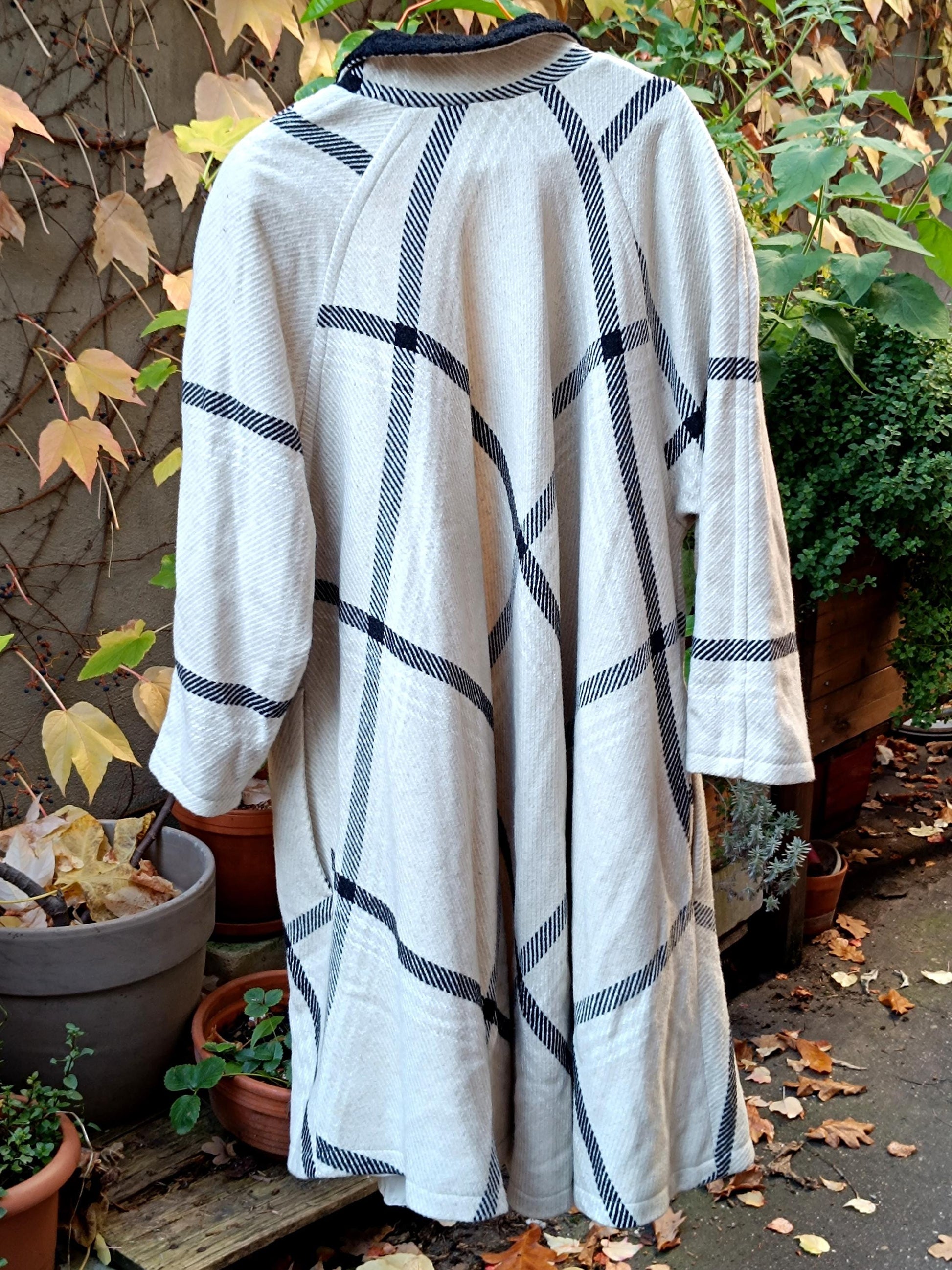 Nale Junior Paris Coat| Vintage 60s Black & White Cape Like Winter Jacket| Minimalist Mod Women's Coat |