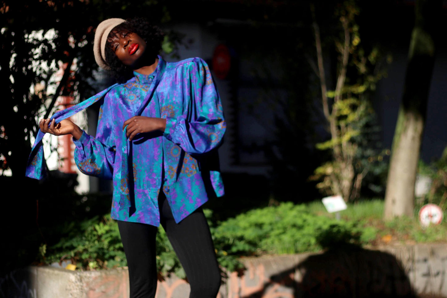 Vintage Floral Print Blouse| 80s Women's Purple Pussybow Shirt with Tie