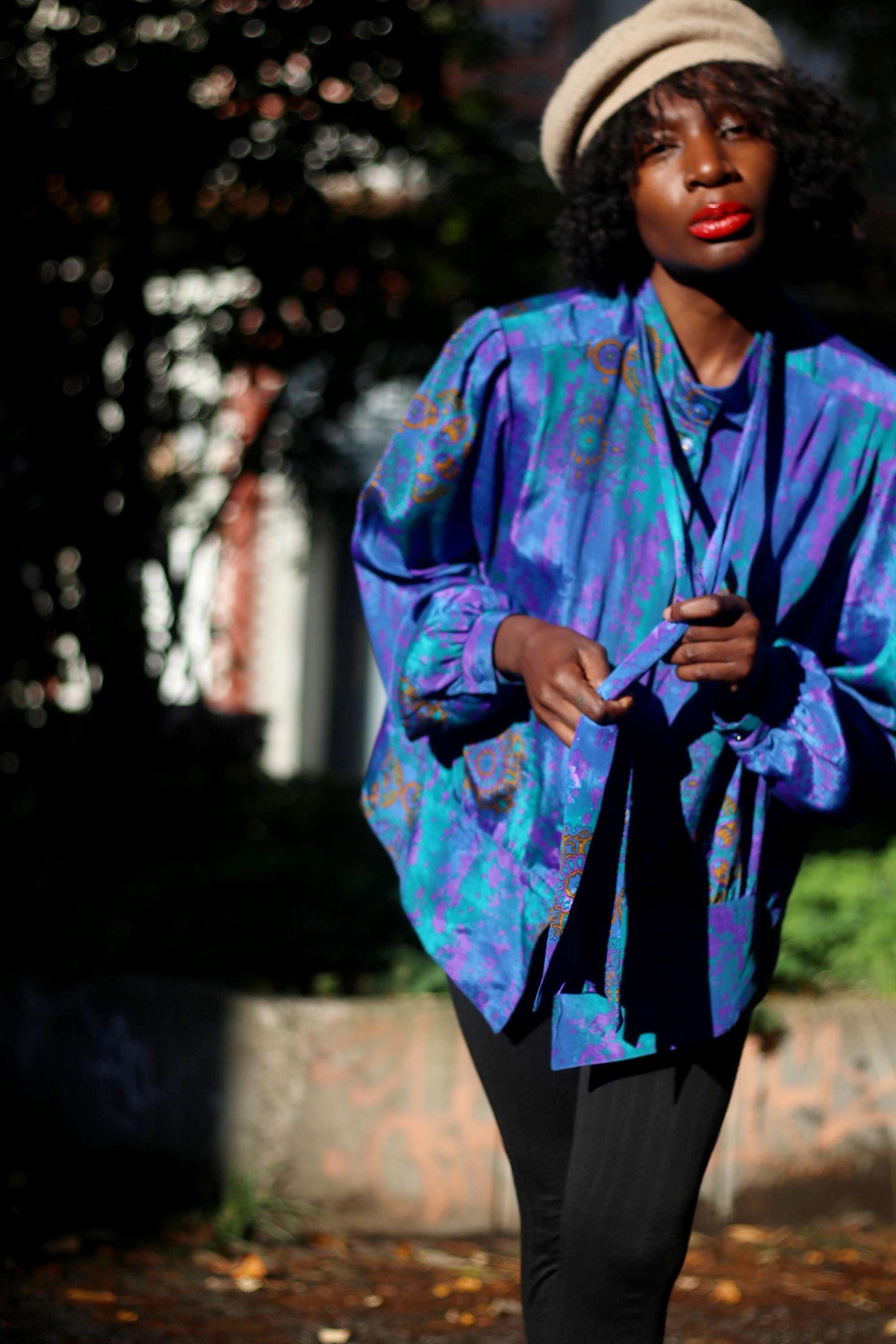 Vintage Floral Print Blouse| 80s Women's Purple Pussybow Shirt with Tie