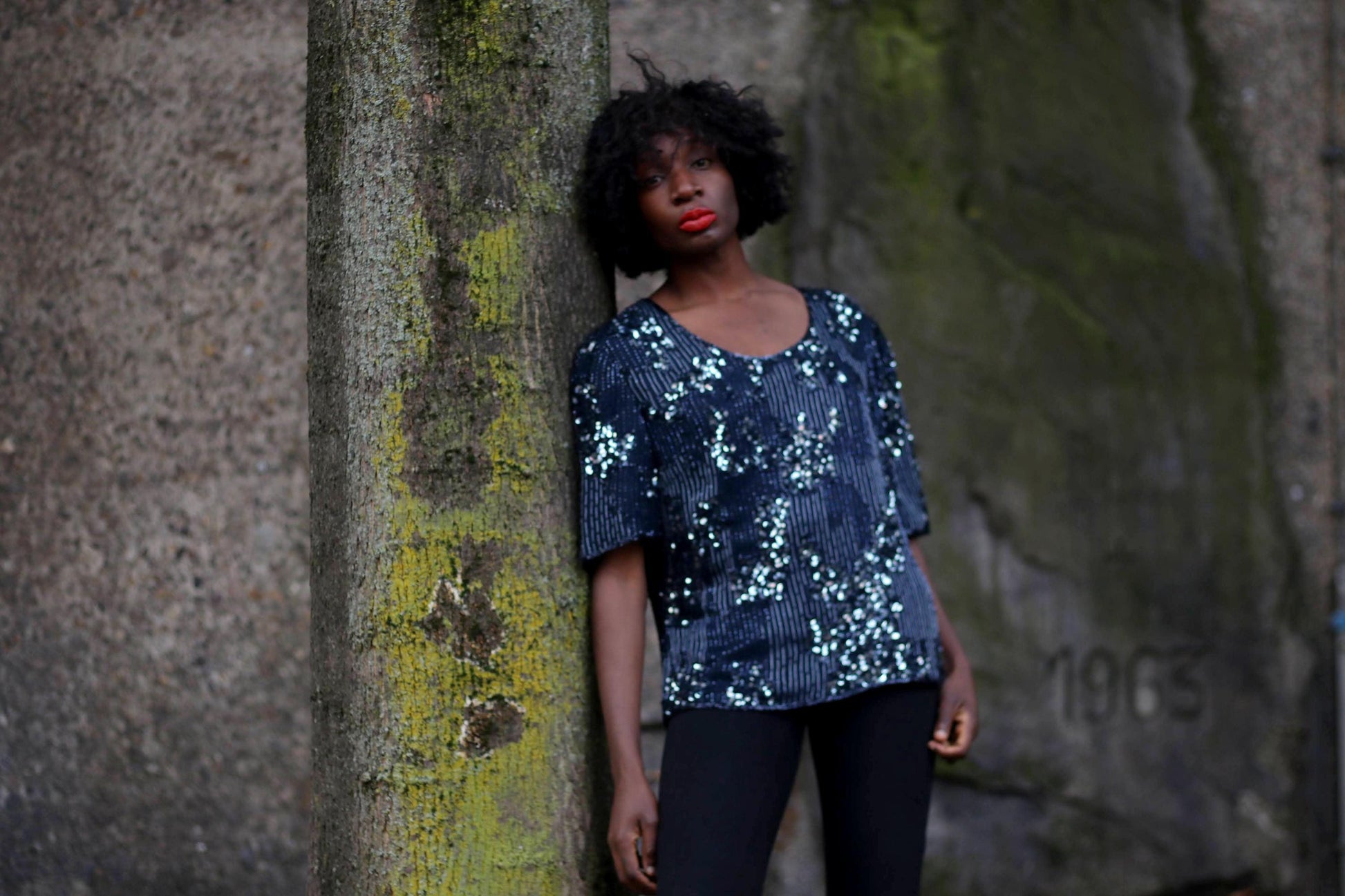 80s Sequinned Top| Vintage Women's Black Sequinned Oversized Short Sleeved Silk Party Top