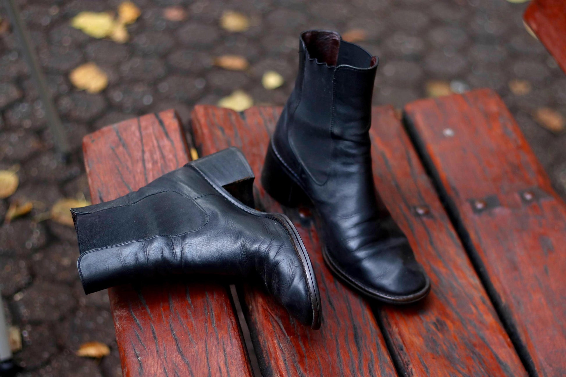 90s Leather Boots| Classic Chelsea Ankle Boots made in Italy| Women's Minimalist sleek Boots