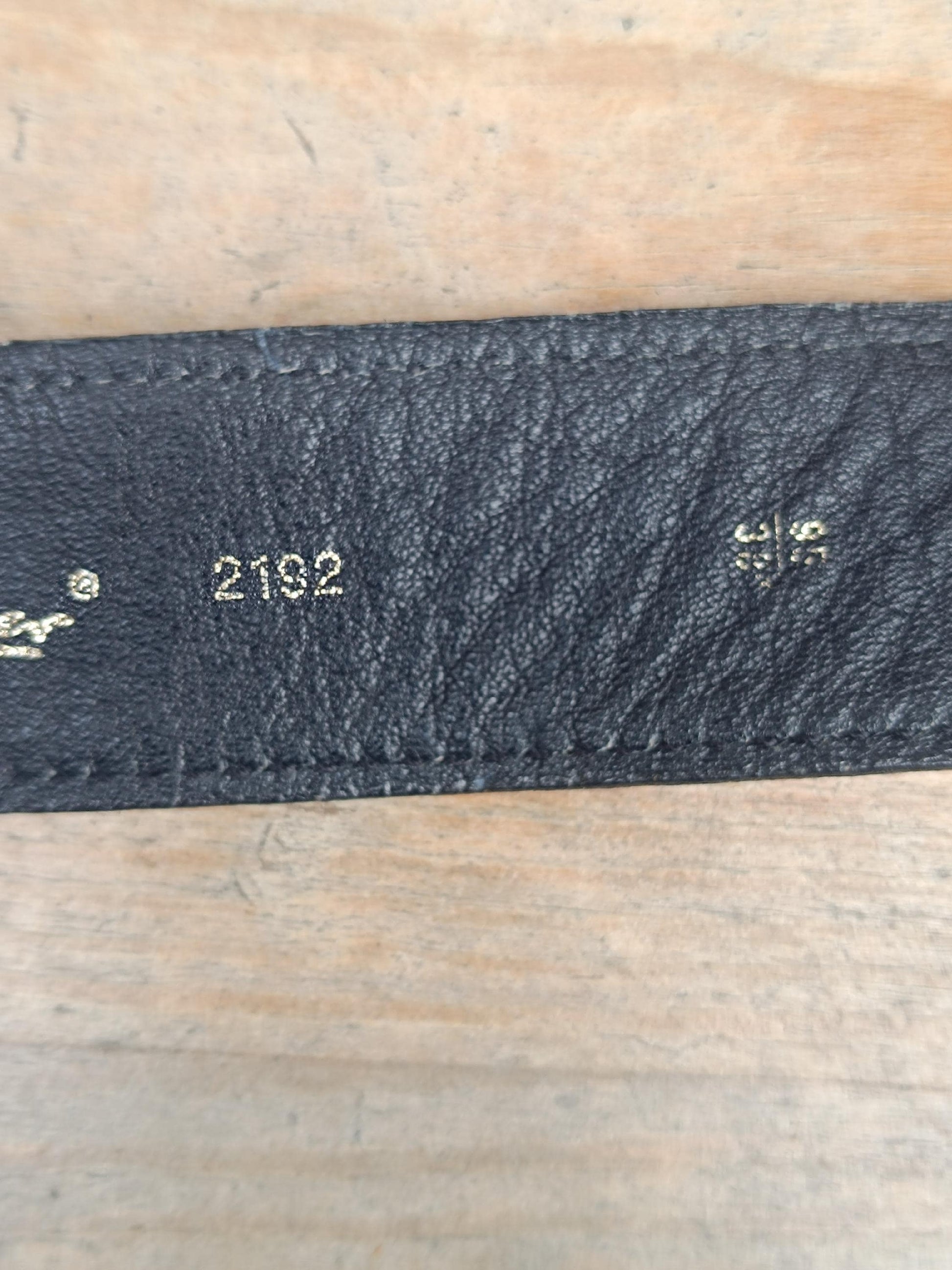Vintage Etienne Aigner Red Leather Belt | Classic Leather belt with Gold Toned Hardware| Minimalist Chic Women's design