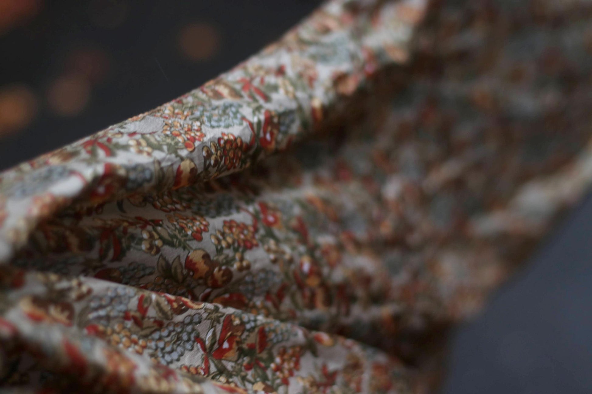 Vintage Floral Print Silk Scarf| Gifts for her 90s Silk Necktie