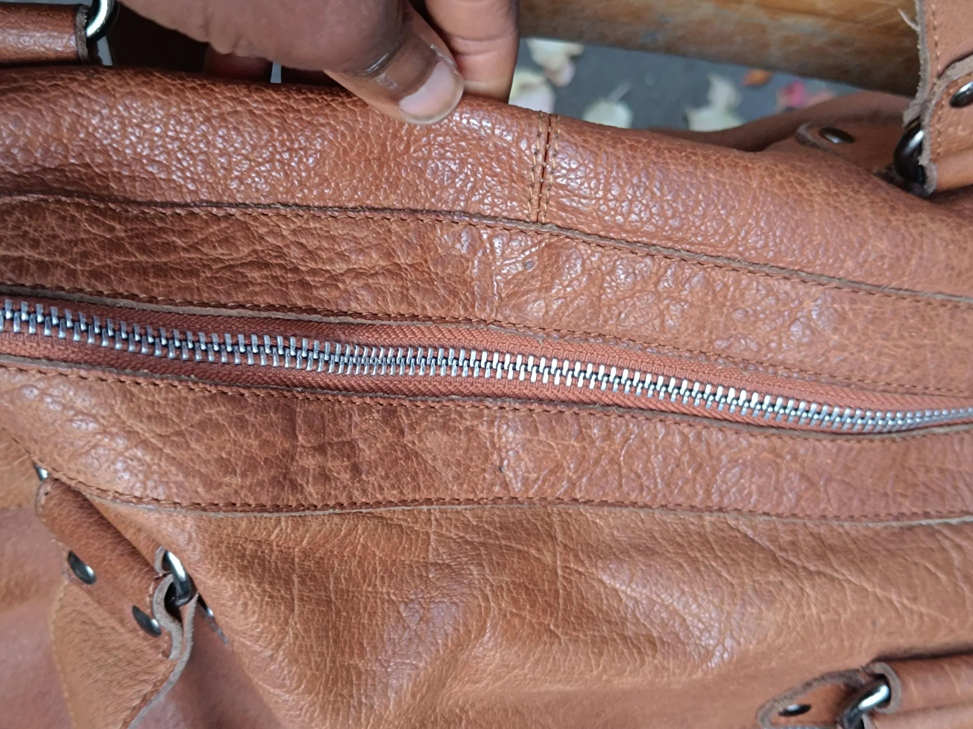 70s LOUBS Vintage Bag| Vintage Brown Leather Chic Shoulderbag | Women's Minimalist Tote